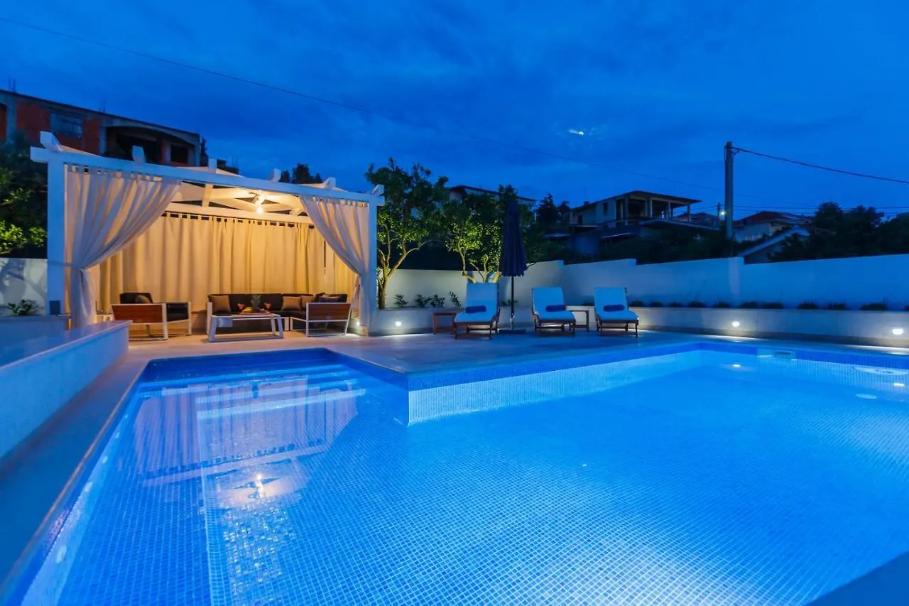 Apartments And Studio Giovanni 2 Trogir Croatia