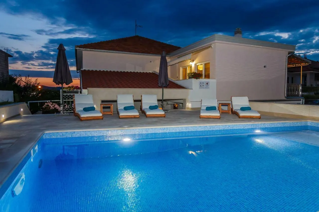 Apartments And Studio Giovanni 2 Trogir