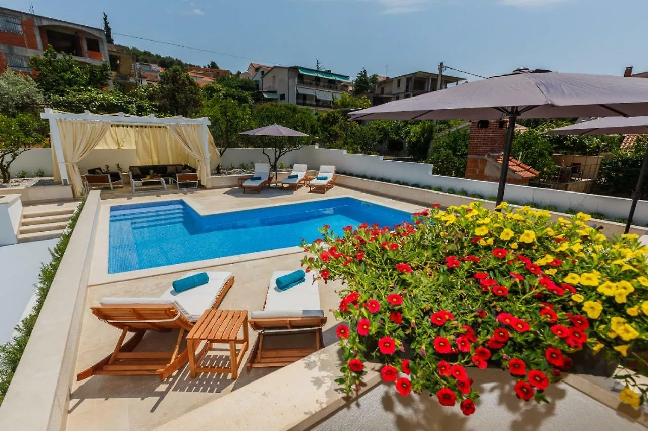 Apartments And Studio Giovanni 2 Trogir Croatia