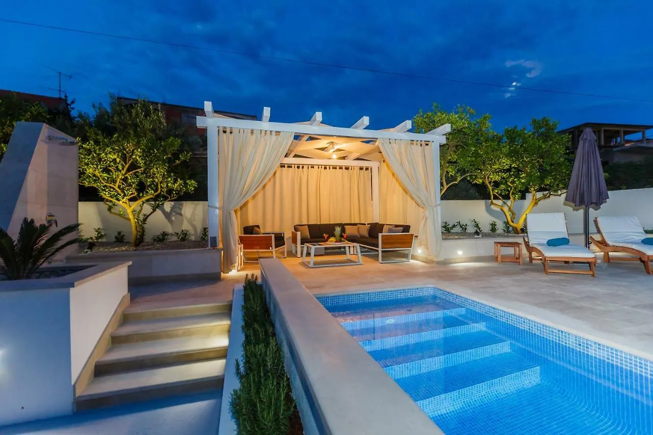 Apartments And Studio Giovanni 2 Trogir 0*,  Croatia